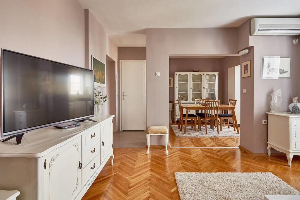 Spacious Modern Apartment In Peaceful Neighborhood Skopje Eksteriør bilde